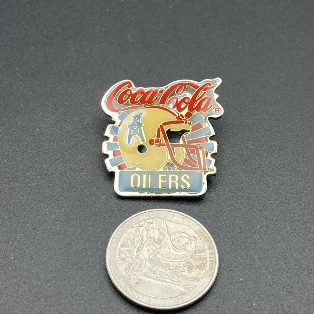 Vintage Coca-Cola Coke Houston Oilers Helmet NFL Football Lapel‎ Hat Pin